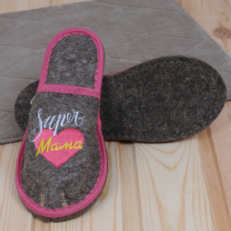 Тапочки войлочные женские Бурундук закрытые 'Супер мама', 100% шерсть в Новосибирске
