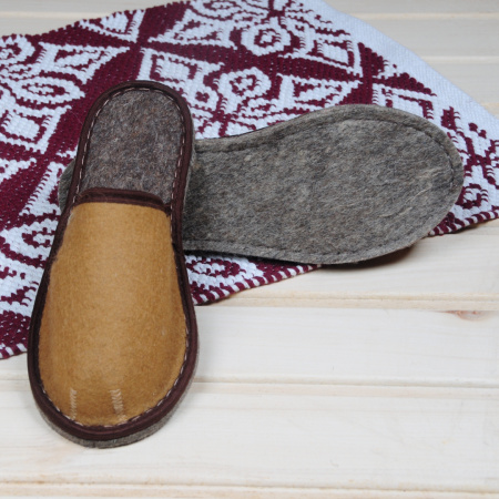 Тапочки войлочные мужские Бурундук закрытые 'Кэмел', 100% шерсть в Новосибирске